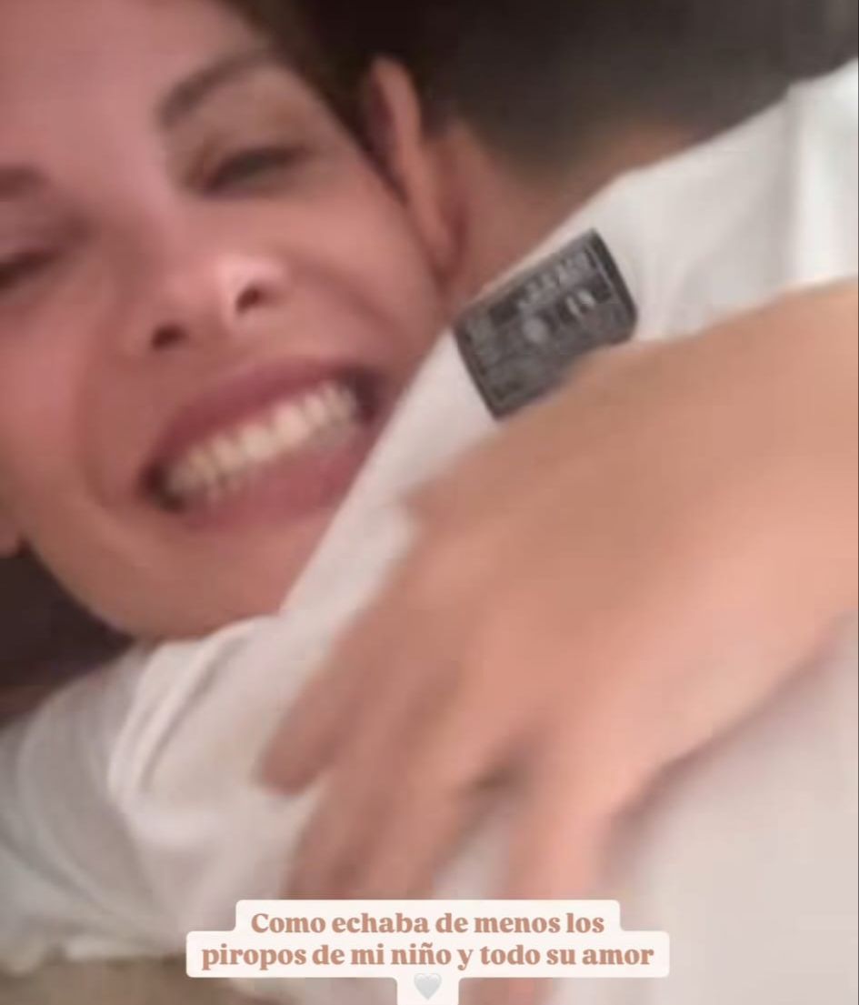Jessica Bueno con su hijo
