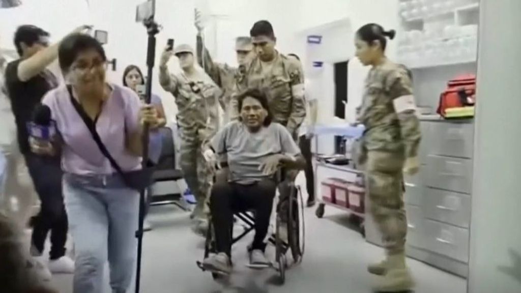 El emocionante reencuentro entre un pescador peruano que se perdió durante 95 días en el Pacífico y su familia