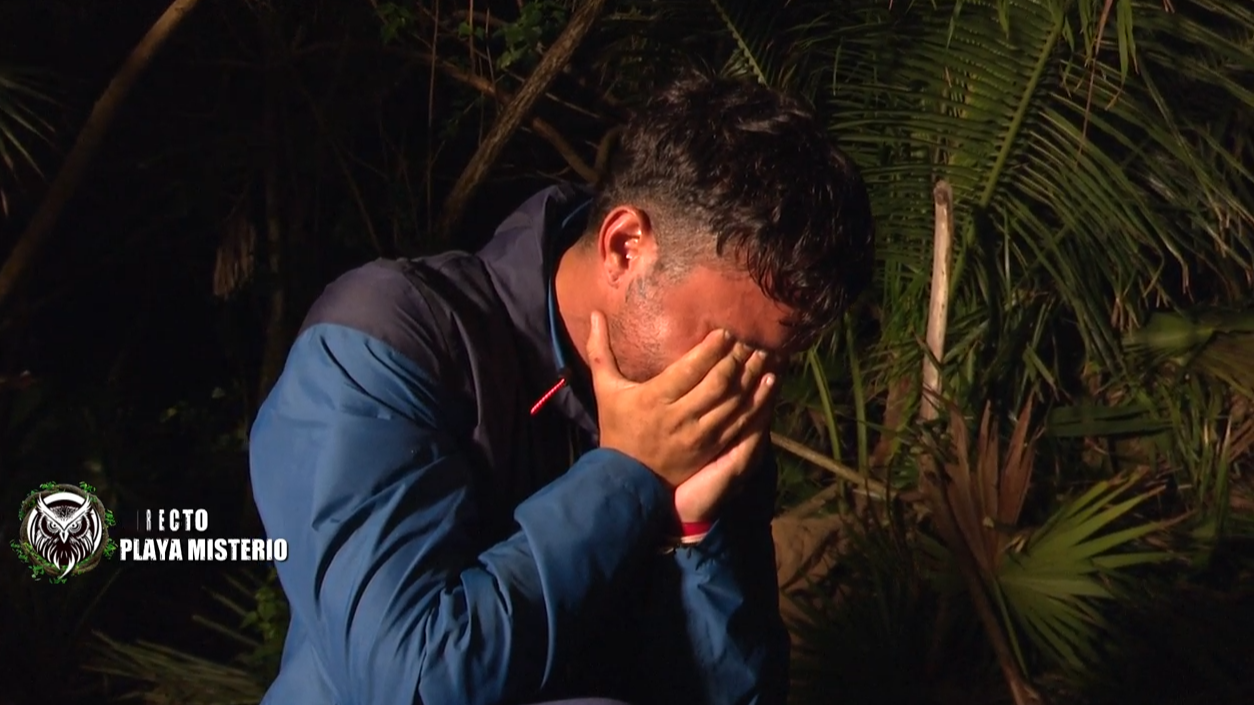 Manuel, emocionado al saber que no está expulsado de 'Supervivientes'