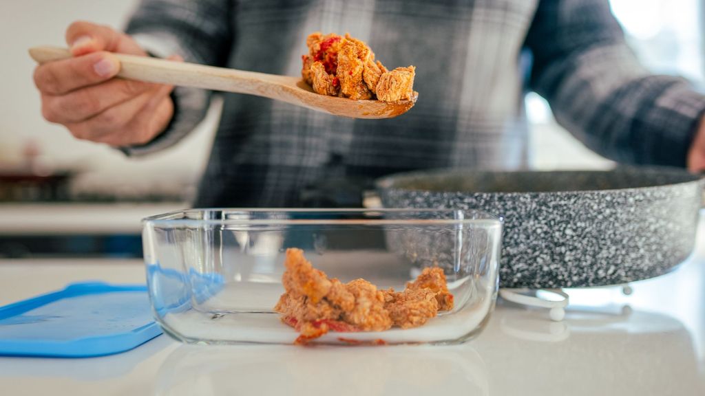 ¿Cuándo hay que meter la comida cocinada en la nevera?