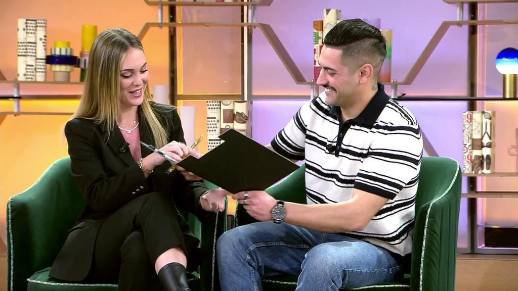 Una pareja afianza su relación firmando un contrato de relación estable 'El diario de Jorge': "¿Hay letra pequeña?"