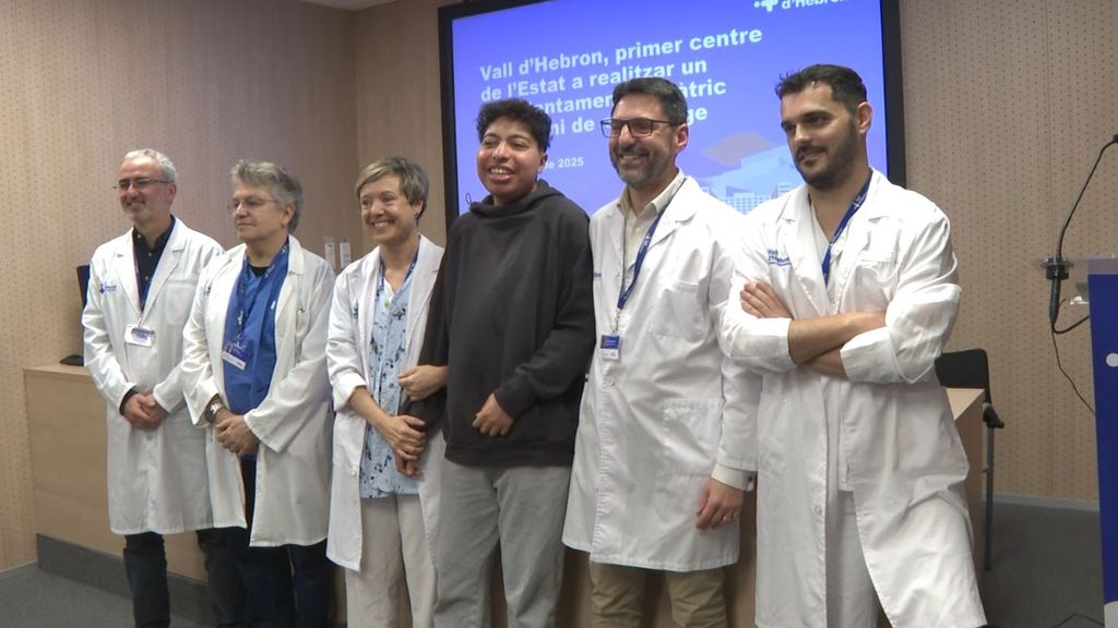 Anas, de 16 años, recibe el primer trasplante pediátrico de corazón e hígado en España
