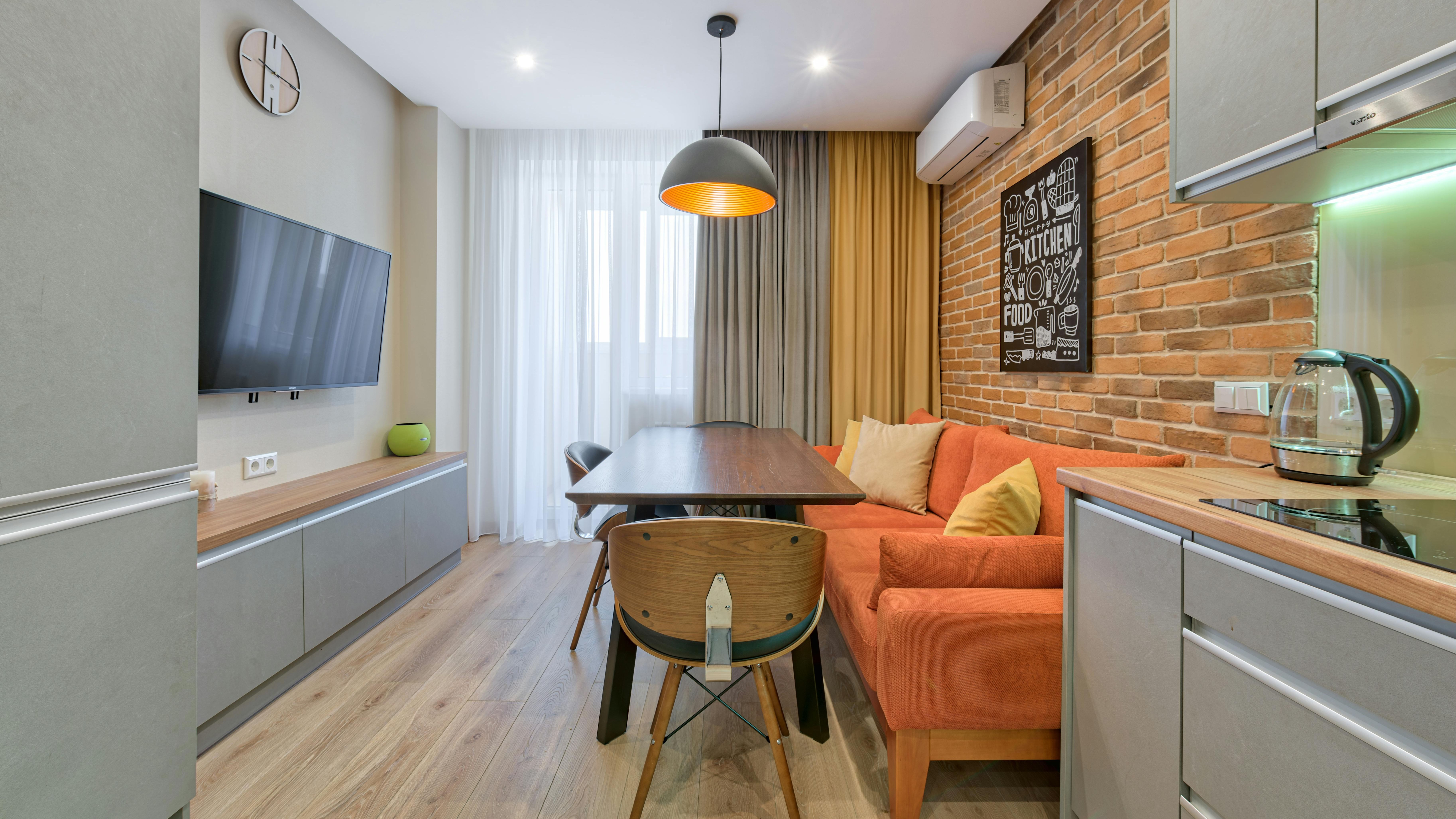 Apartamento pequeño, con la cocina dentro del salón