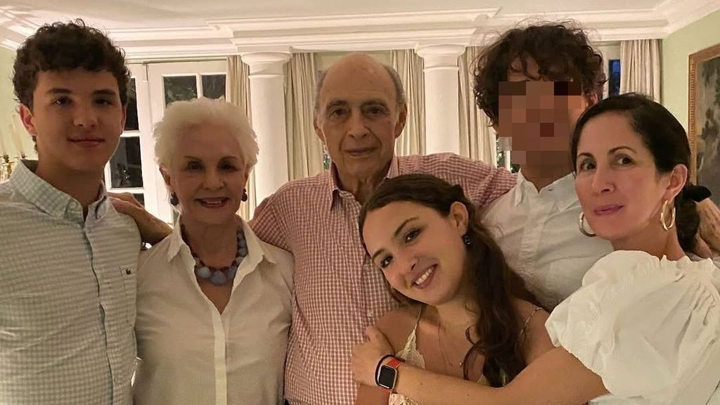 Carolina Herrera, Reinaldo Herrera, su hija Patricia y sus nietos, Gerrit, Carolina y Magnus.