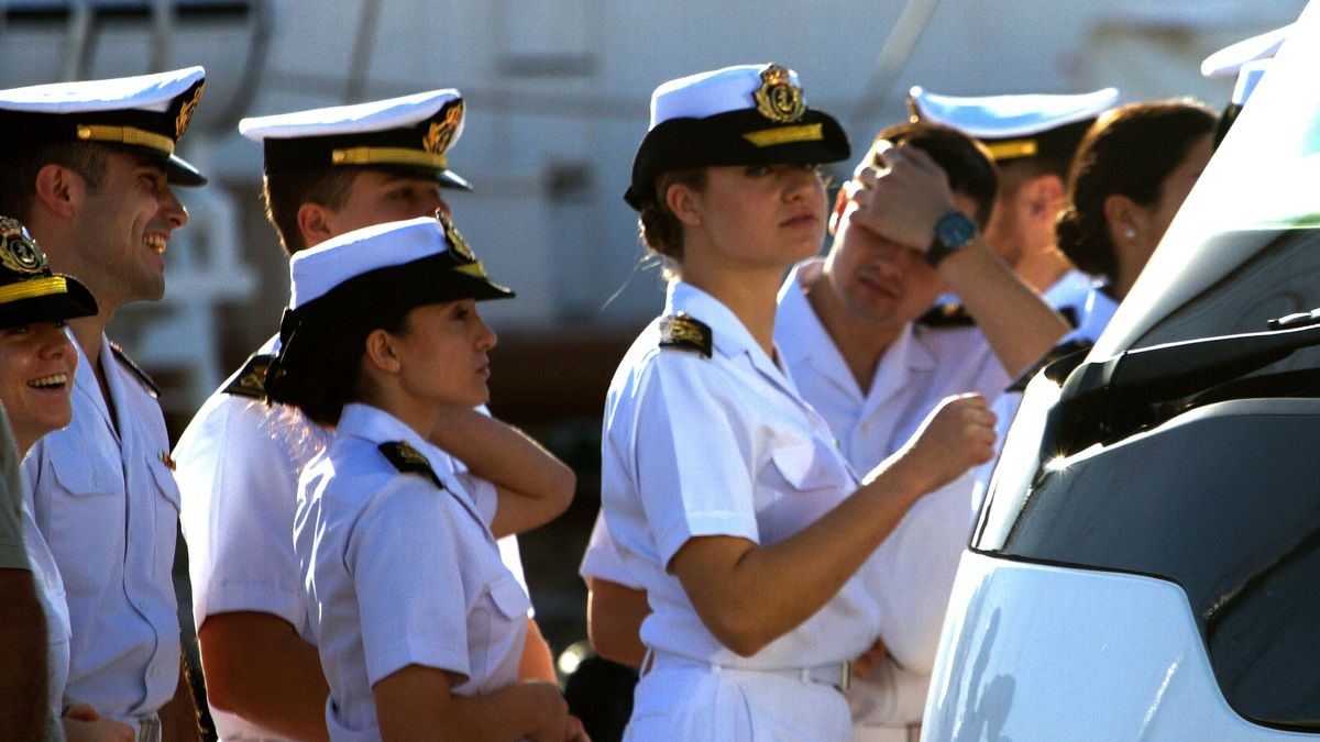 Leonor, junto a sus compañeros