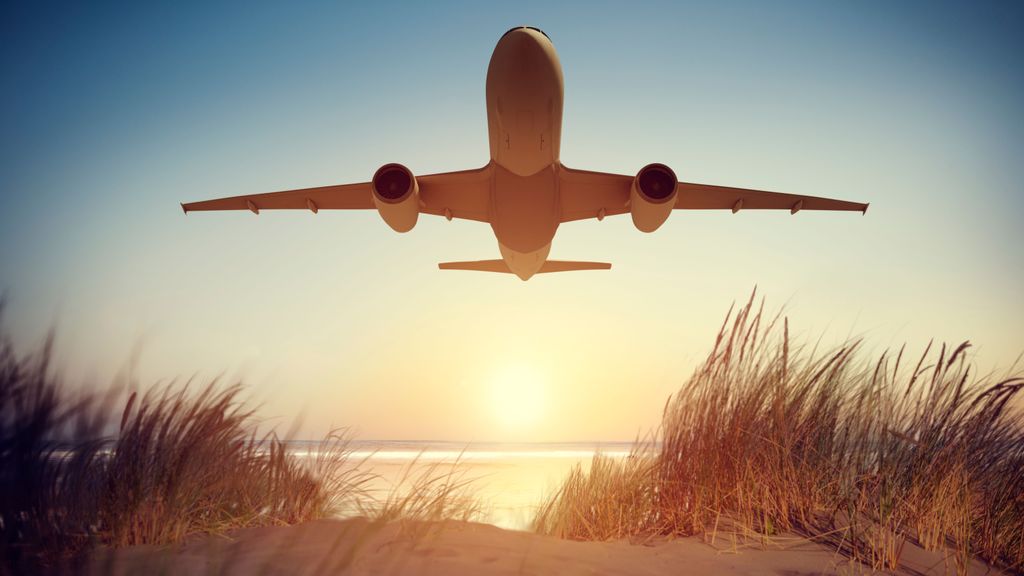 Para los pilotos es un reto aterrizar en la playa