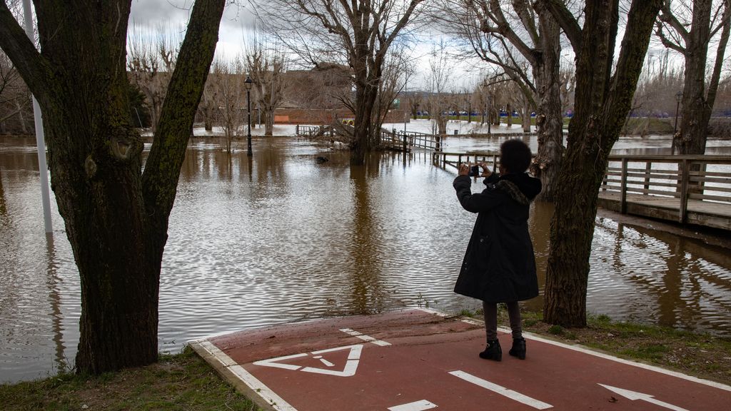Crecida del río Adaja a su paso por Ávila el viernes 21 de marzo