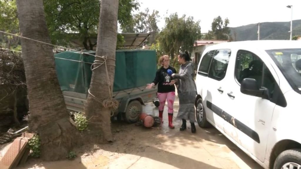 Isabel ayuda a las personas que han perdido absolutamente todo por las lluvias en Málaga