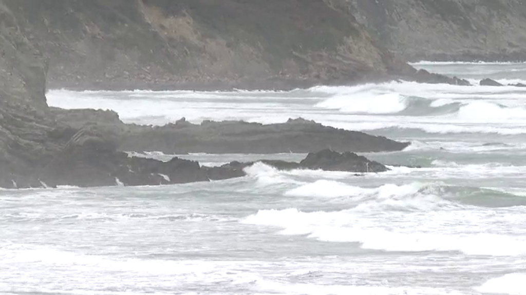 Los últimos coletazos de Martinho dejan fenómenos costeros en el norte y nieve por encima de 800 metros