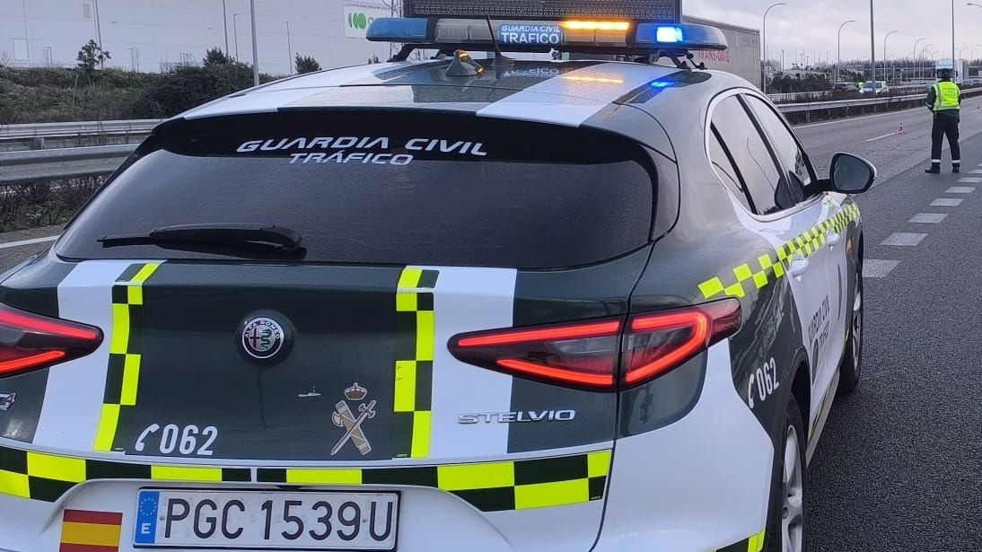 Vehículo de la Guardia Civil de Tráfico