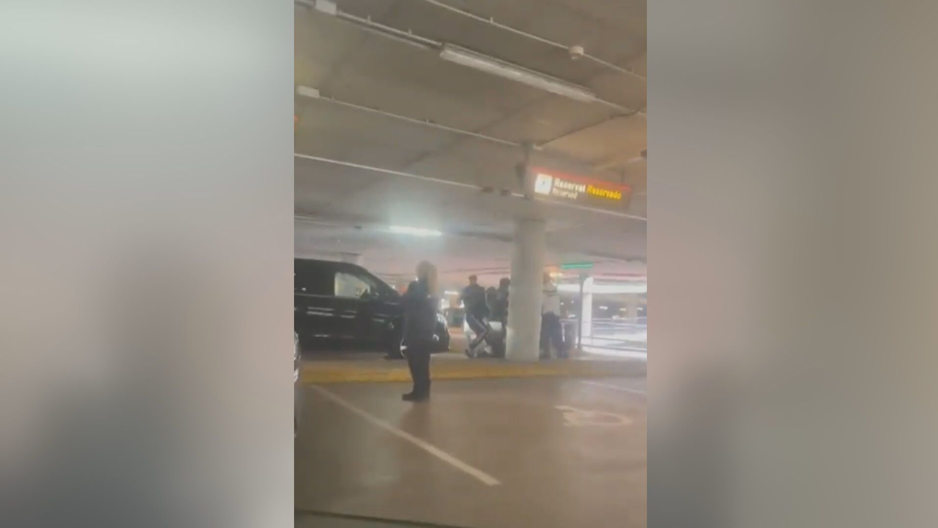 Momento de la agresión denunciado por el Sindicato Élite Taxi Barcelona