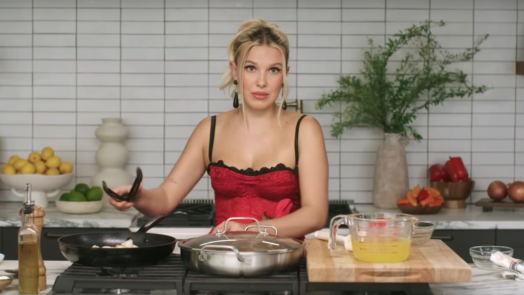 ¿Paella o arroz con cosas? La polémica receta de Millie Bobby Brown