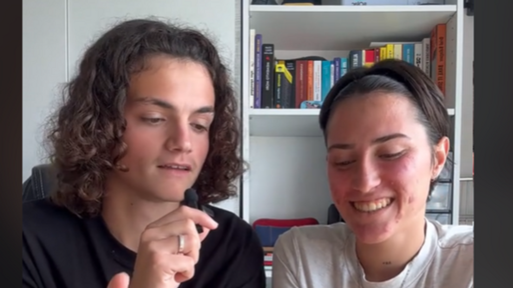 Una pareja española explica por qué no van a llevar a sus hijos al colegio: "Lo normal no es relacionarte con 20 niños en un aula"