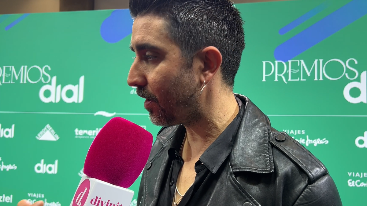 Álex Ubago confiesa si se arrepiente de sus primeras canciones