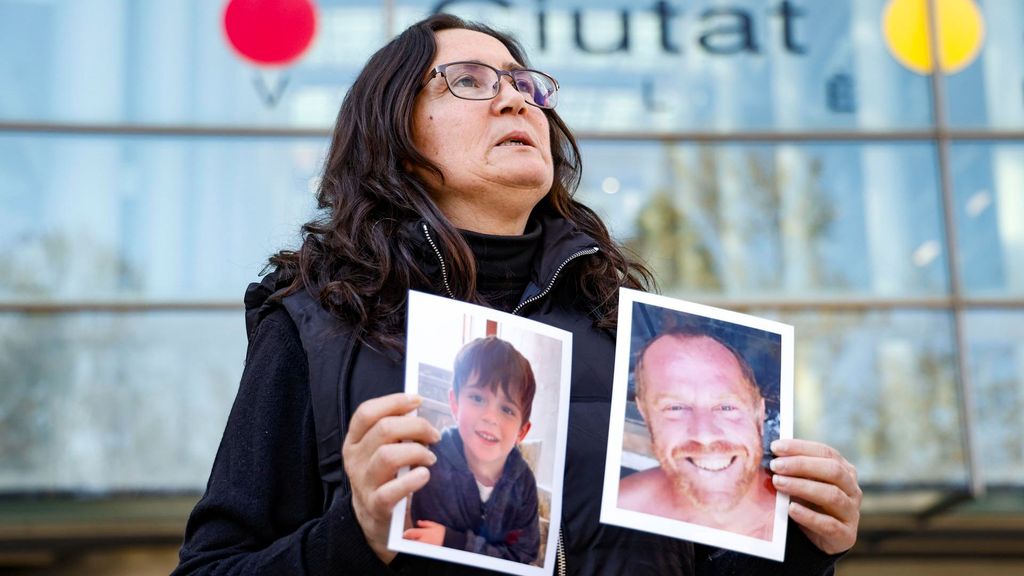 Ana María, quien perdió a su marido y a su hijo de tres años en la DANA: "Pasamos la noche en los escombros"