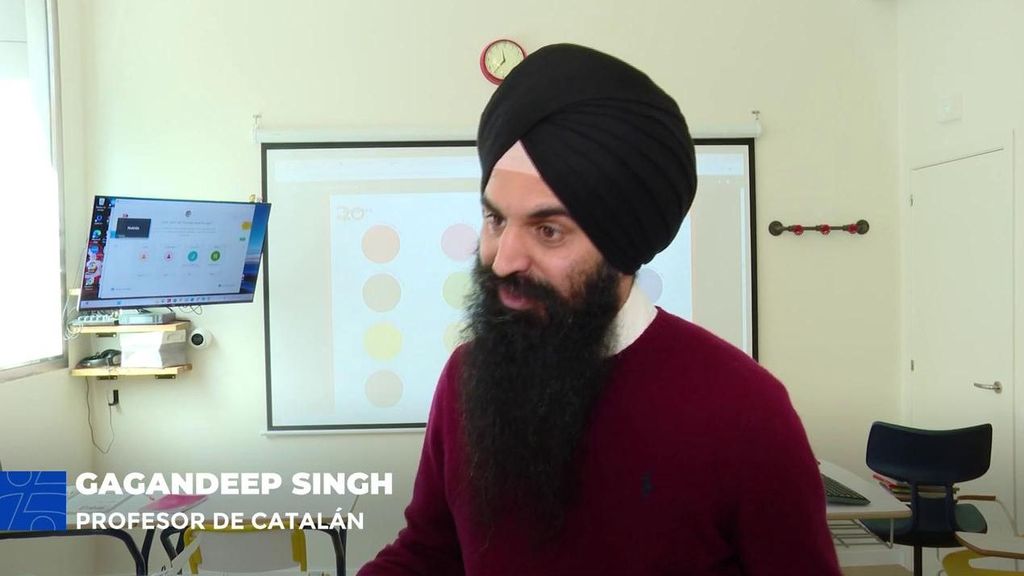 Aprender catalán, una puerta de inclusión social y laboral para extranjeros: "Es más fácil acceder a un trabajo"