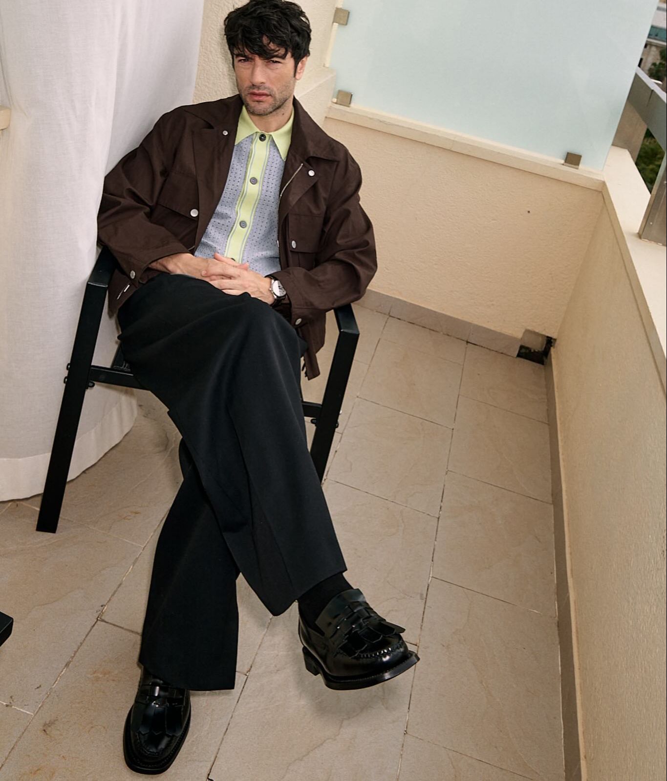 El actor español Javier Rey luciendo zapatos Hereu en el Festival de Málaga