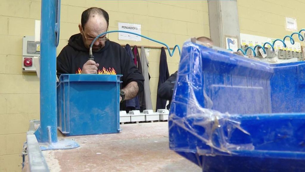 El trabajo en la cárcel, un camino hacia la reinserción en el mercado laboral: "Me sirve para desconectar y tener la cabeza ocupada"