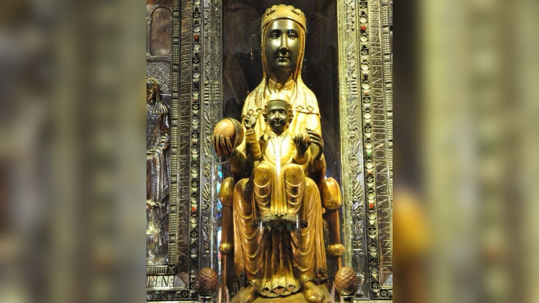 La Moreneta sale de su trono en Montserra