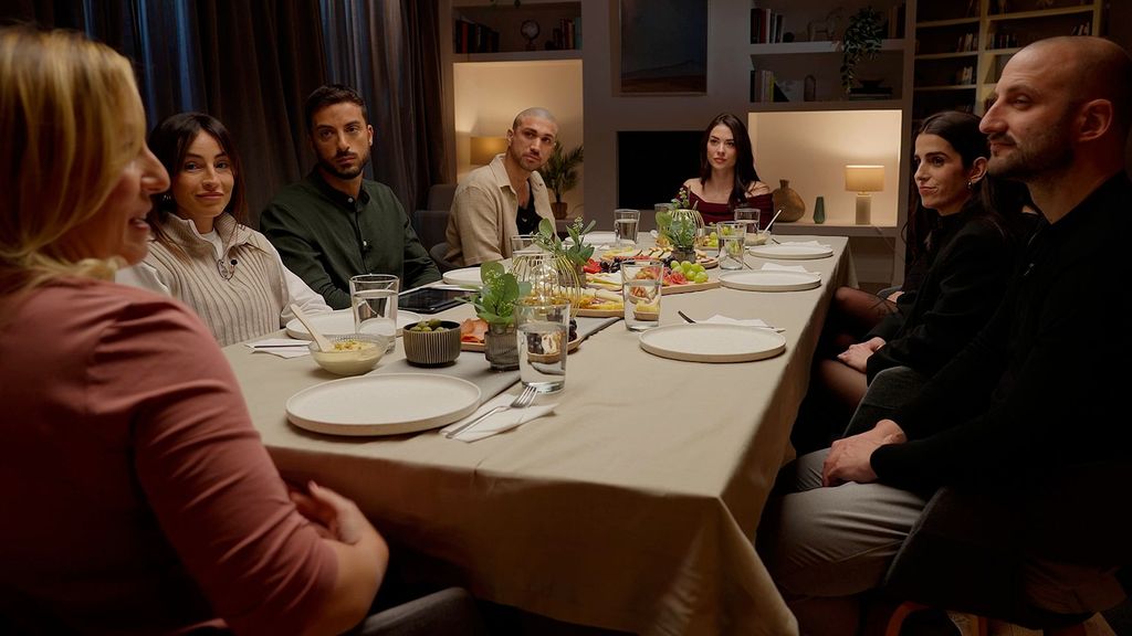 Los protagonistas cierran su experiencia en ‘Recién nacidos’ con una lacrimógena cena Recién nacidos Temporada 2 Episodio 8
