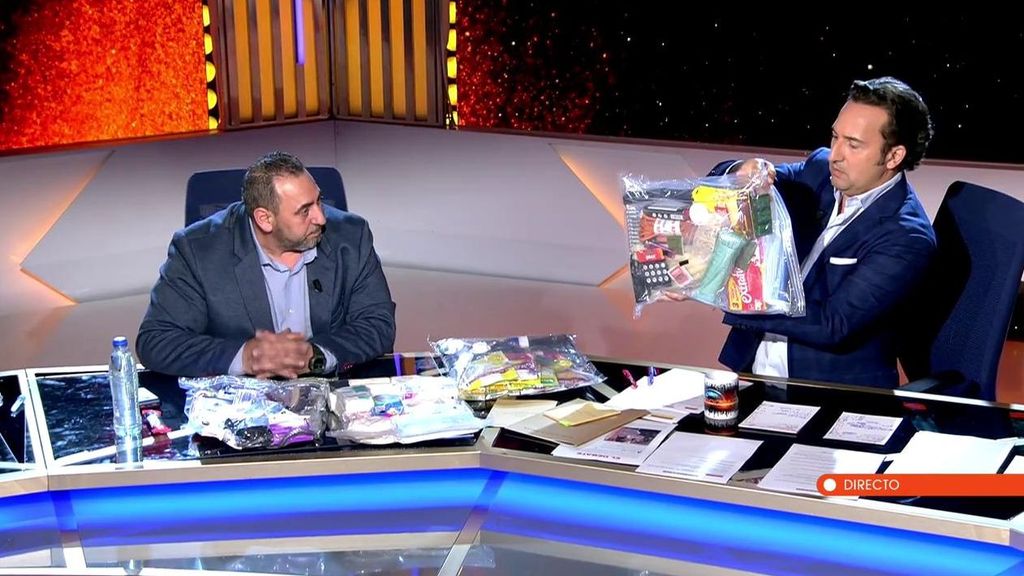Un experto en seguridad muestra el kit de supervivencia definitivo ante una guerra: "Lo he usado en lugares de conflicto"