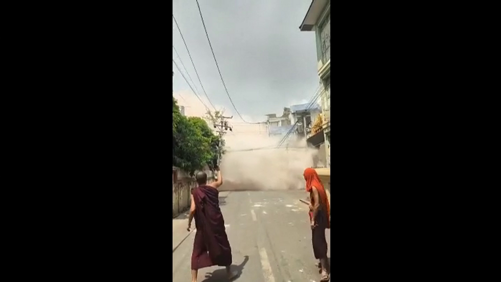 El derrumbe de un edificio en Mandalay