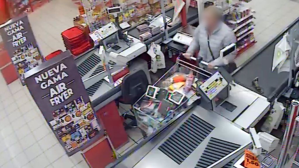 Cae una banda que robaba en una conocida cadena de supermercados en Alicante y Murcia