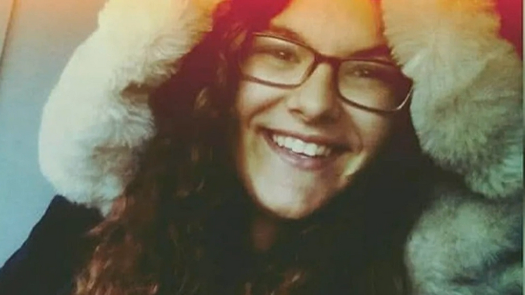 Fátima Ofkir, la joven catalana amnistiada tras pasar siete años en una prisión de Omán, llega a Barcelona
