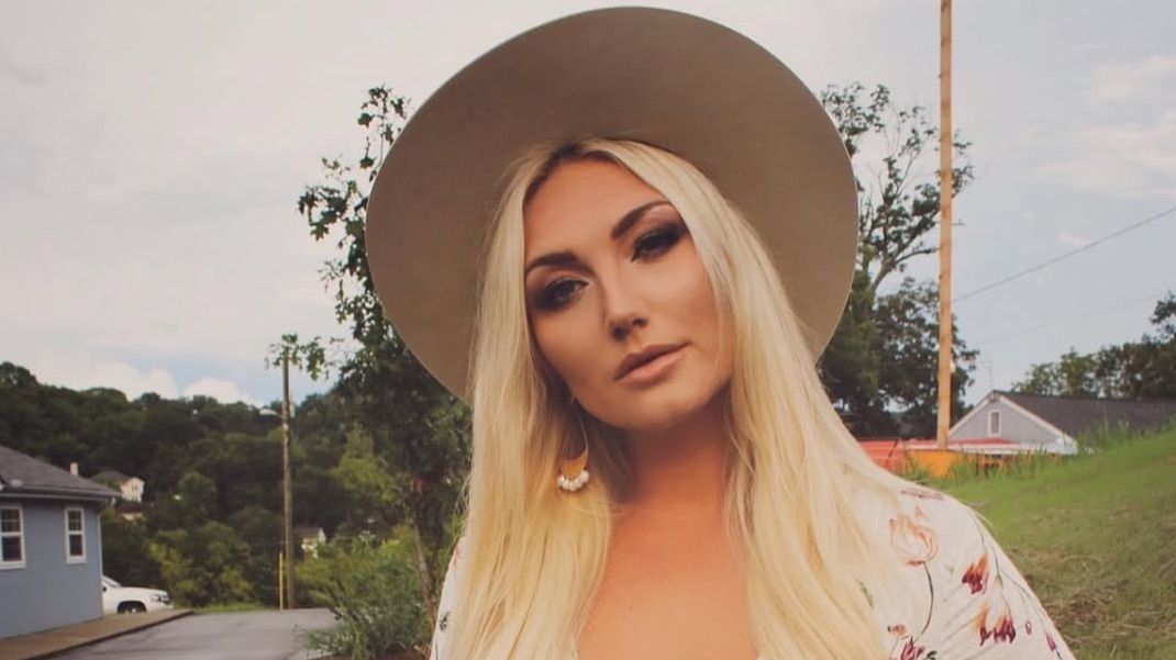 Brooke Hogan Instagram @mizzhogan