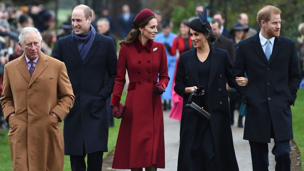 El rey Carlos III, el príncipe Guillermo, Kate Middleton, Meghan Markle y el príncipe Harry en una imagen de archivo.