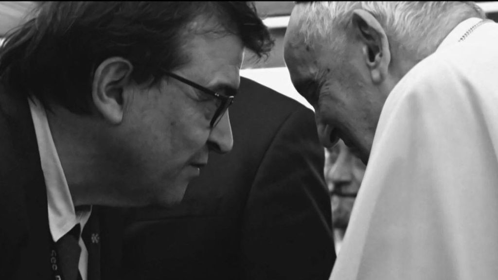 Javier Cercas, el "ateo confeso" que entrevistó al papa Francisco: "Quien no está un poco 'loco' no puede ser cristiano"