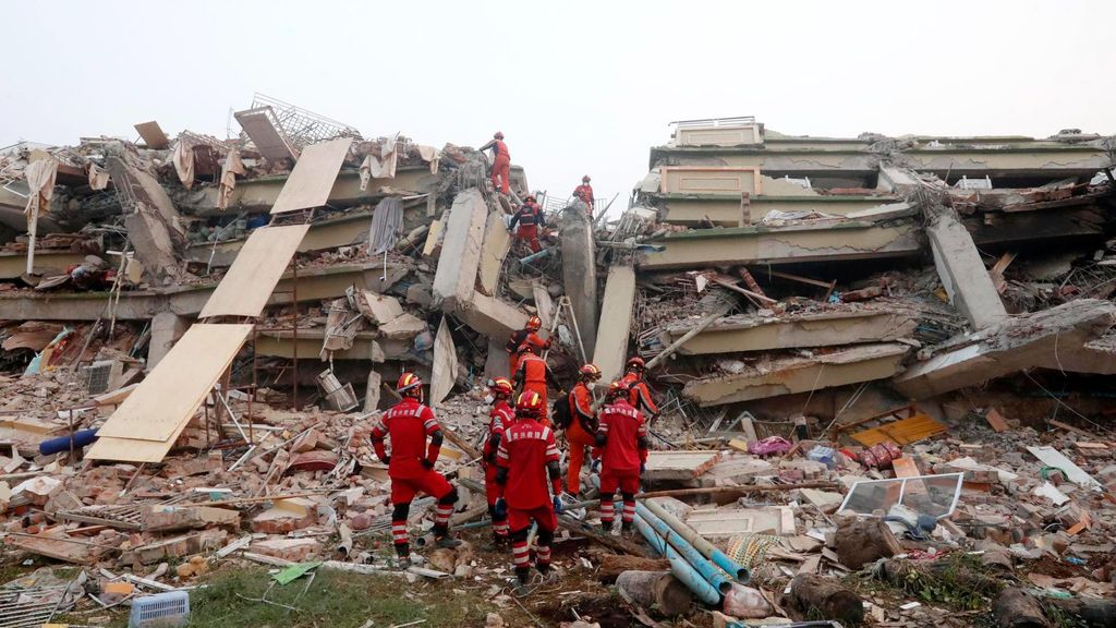 Sigue la búsqueda de supervivientes en Birmania tras el terremoto: la guerra dificulta las tareas de rescate