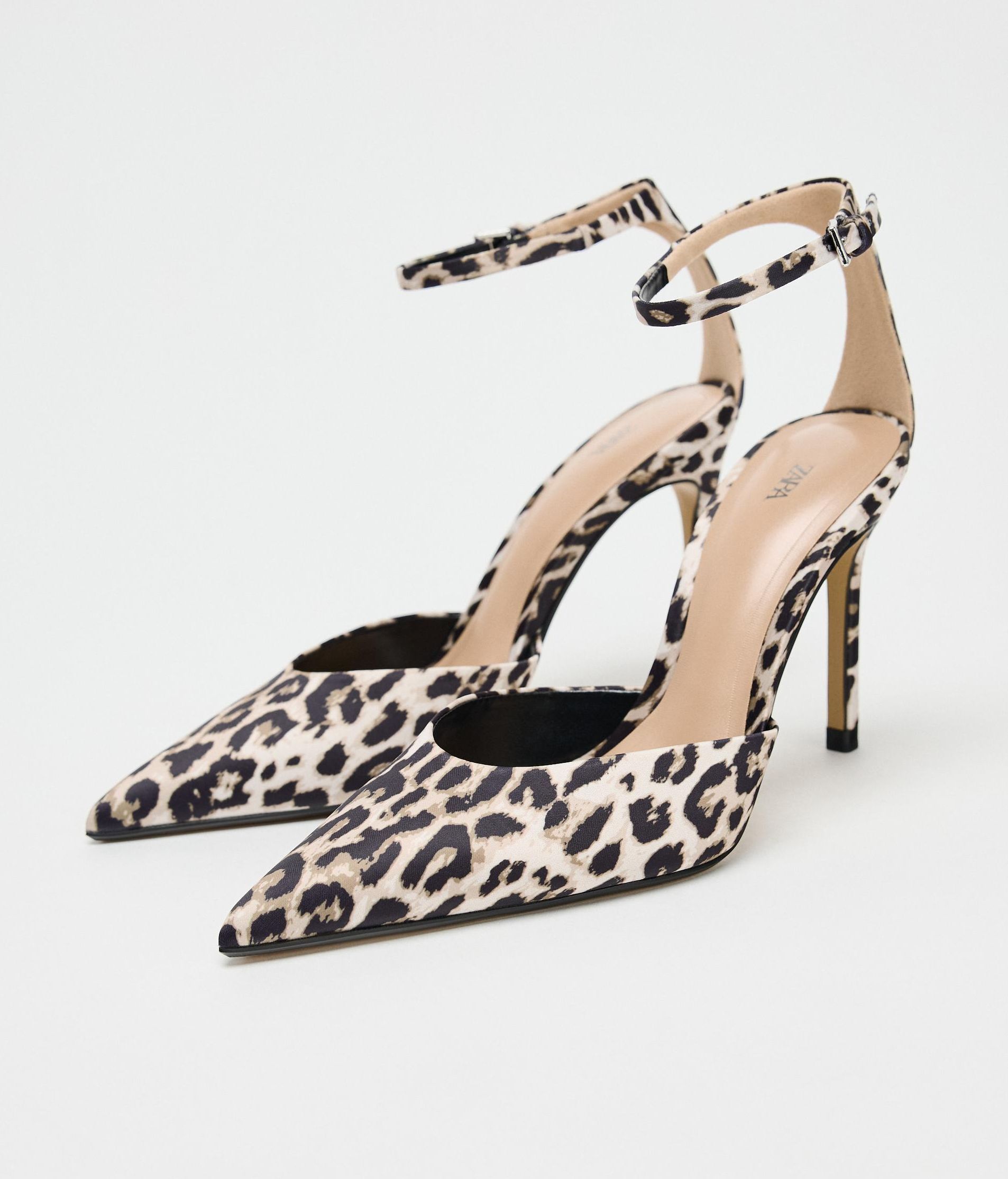 'Stilettos' destalonados con estampado tipo leopardo