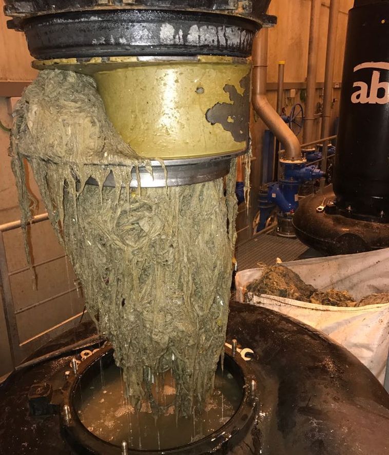 Toallitas húmedas en el sistema de saneamiento de Barbadás