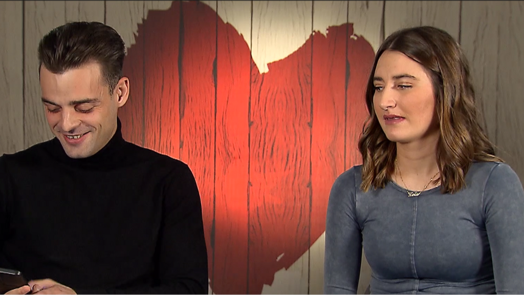 Una soltera de 'First Dates' rechaza a su cita tras conocer su gusto por el tecno: "Lo odio"