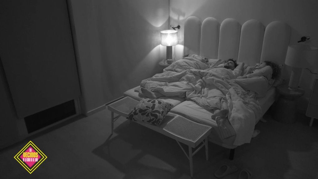 Bayan cuenta que dejo su trabajo para irse a Tailandia con Eros y este le fue infiel pocos días antes: “Lo perdí todo” Los vecinos de la casa de al lado Temporada 2 Top Vídeos 1234