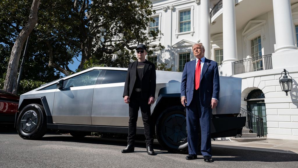 Donald Trump asume que Elon Musk dejará "en cierto momento" el Departamento de Eficiencia Gubernamental para seguir con sus empresas