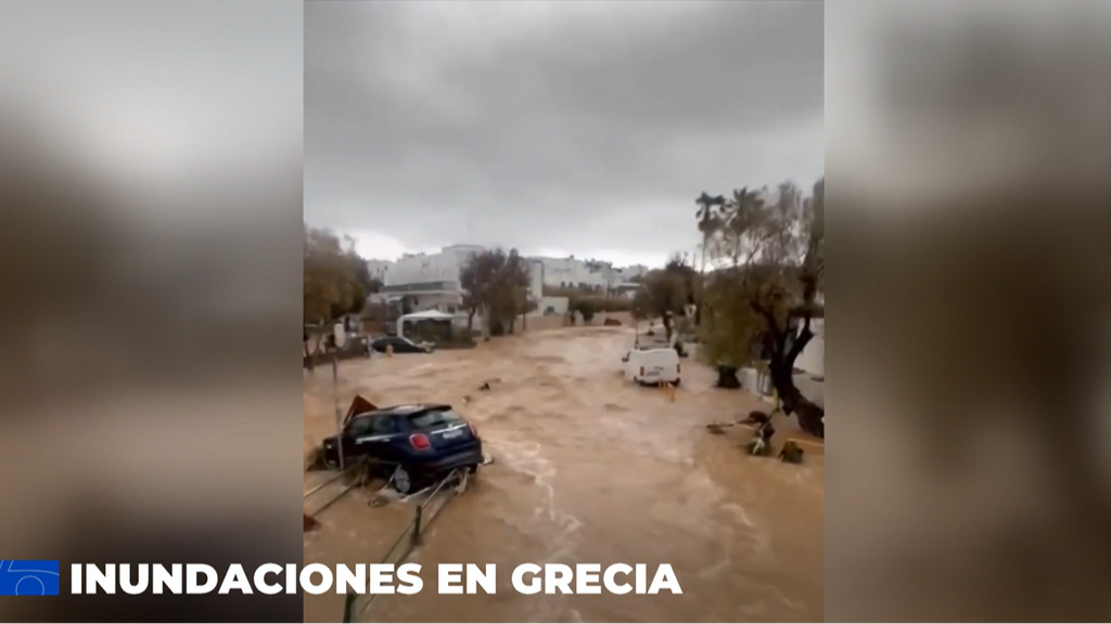 Las fuertes lluvias causan destrozos en las islas de Mikonos y Paros