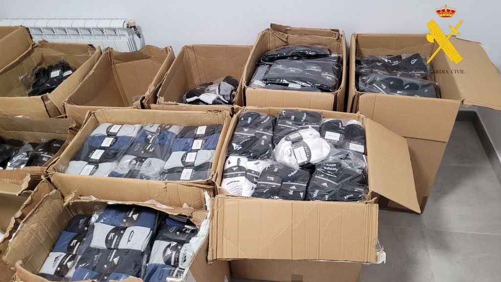 La Guardia civil de Lugo interviene prendas falsificadas por valor de 130 mil euros