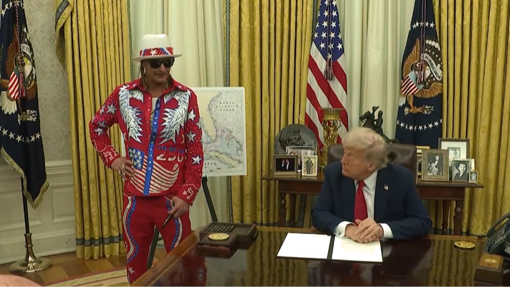 Trump y Kid Rock, en contra de la reventa de entradas: el show del presidente de EE.UU en el Despacho Oval