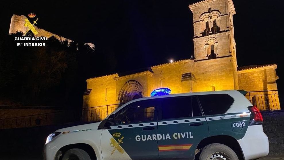 Un vehículo de la Guardia Civil en Aguilar de Campo.