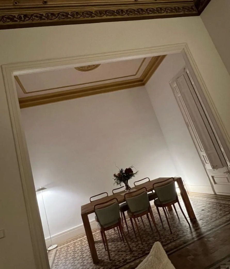 El comedor del piso de Úrsula Corberó en Barcelona