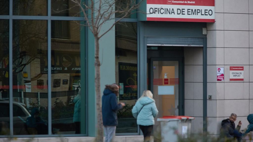 El paro baja en 13.311 personas en marzo