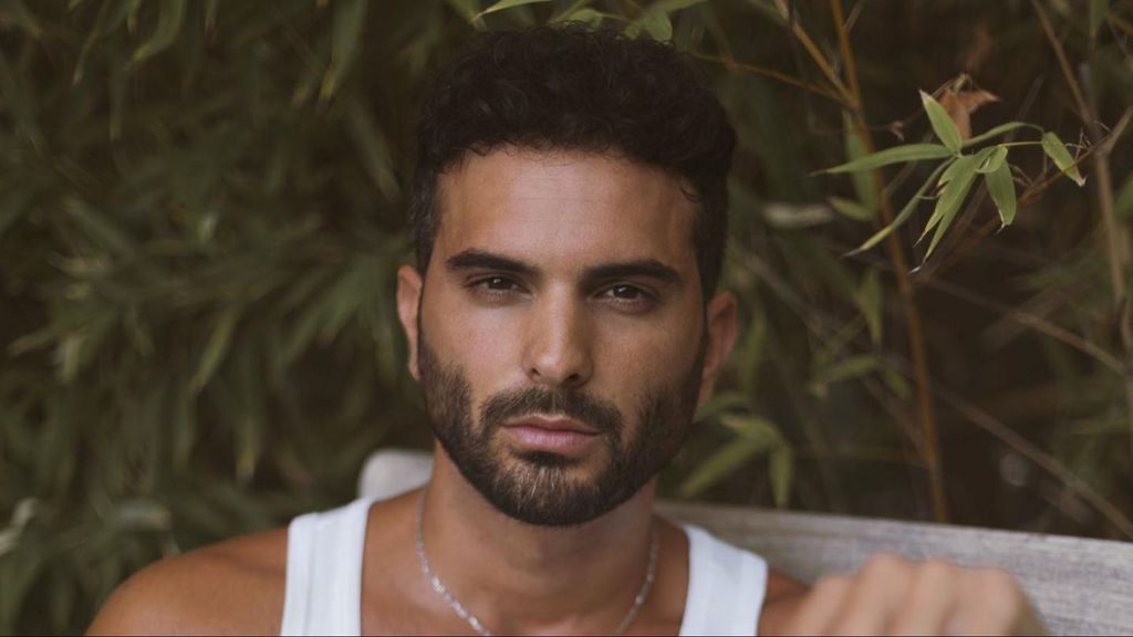 Suso Álvarez enseña el rincón chill out que ha montado en su jardín