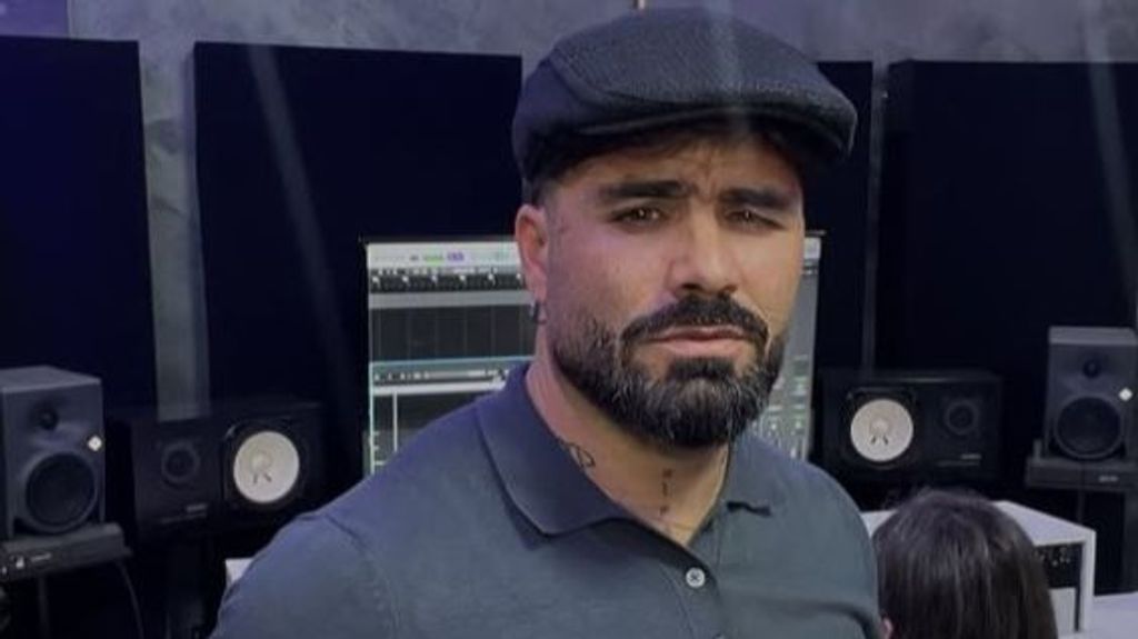 Detienen al cantante Tutto Durán por acoso sexual a una menor en redes sociales