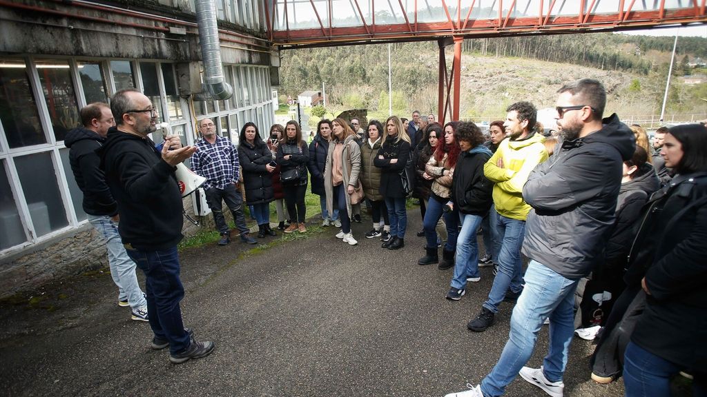 EuropaPress 6621519 trabajadores fabrica ceramica sargadelos concentran puertas instalaciones
