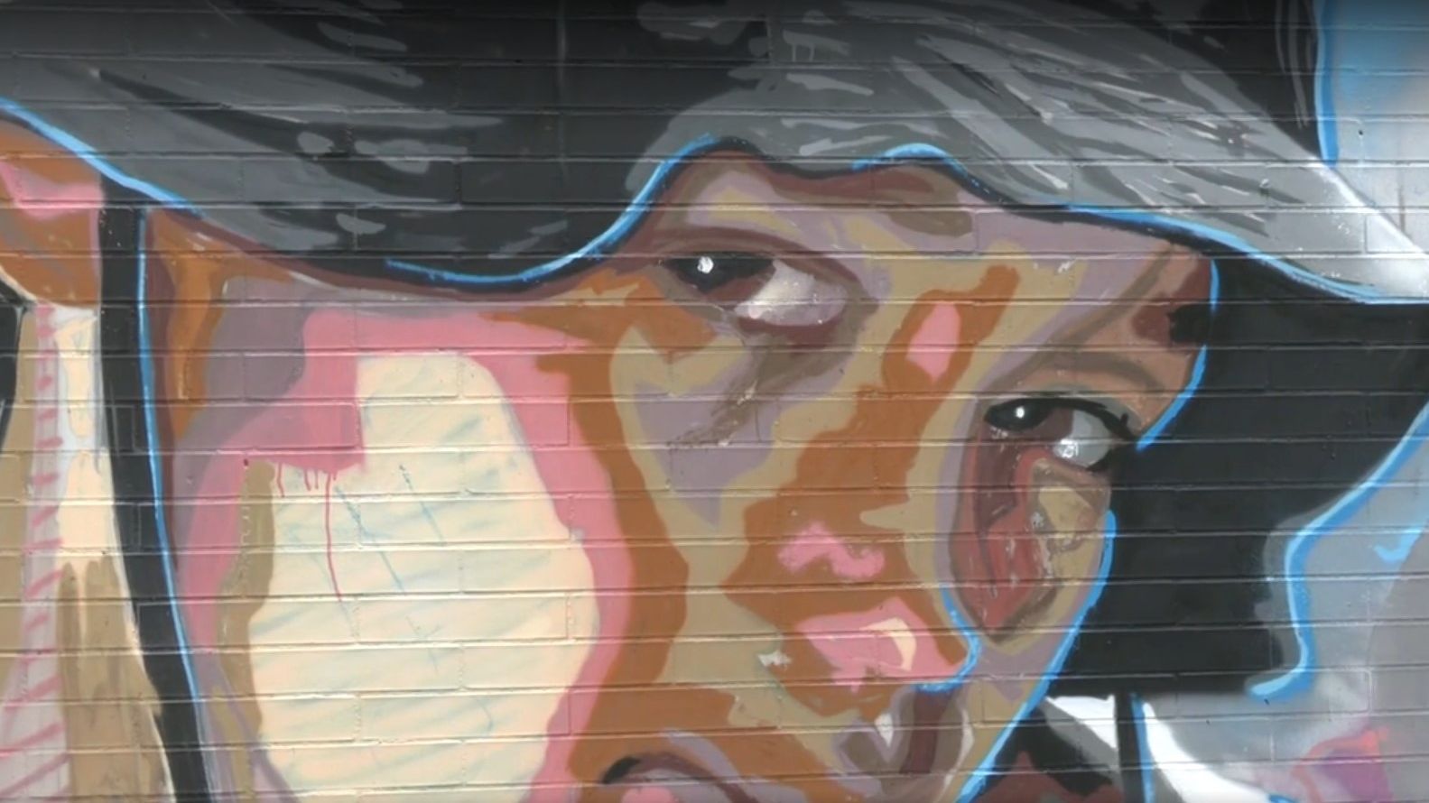 Grafiti sobre Julio Rosa que pintaron en el homenaje del 2024