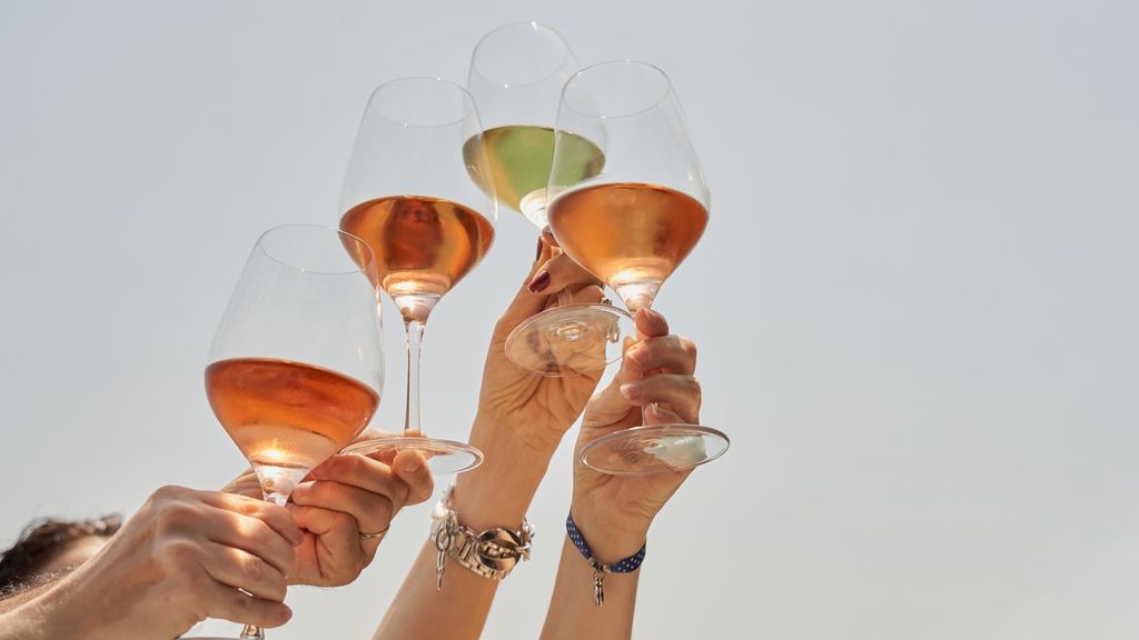 Hay colores de vinos más allá del tinto, el blanco o el rosado