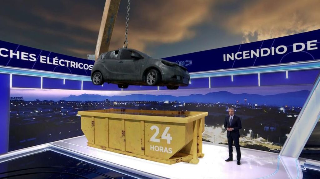 Las formas de extinguir el fuego en caso de incendio en un coche eléctrico: riesgo elevado de reactivación en la batería