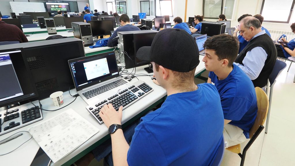 Participantes en la XV edición del evento en ciberseguridad Locked Shields de la OTAN en la Universidad de Valladolid